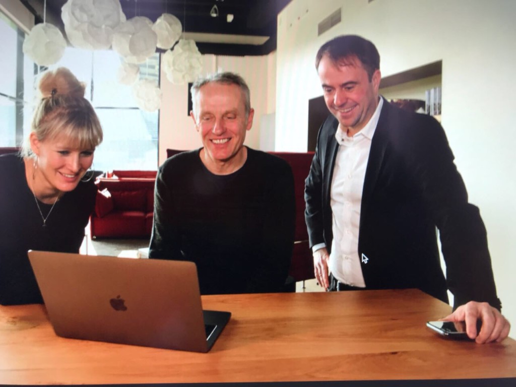 FaceTime: Christian Streich, coach of SC Freiburg, is the interview-partner of Kroos. Left: My colleague NIna